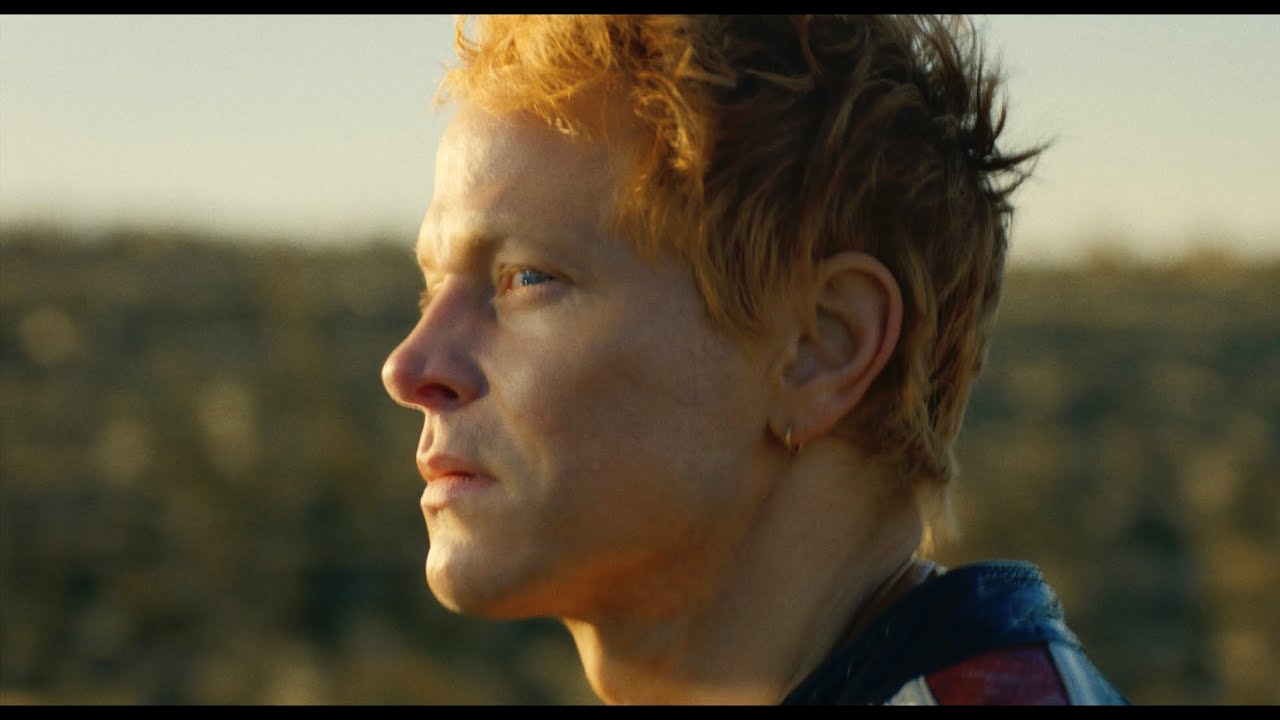 Perfume Genius - "It's a Mirror" (Official Music Video)